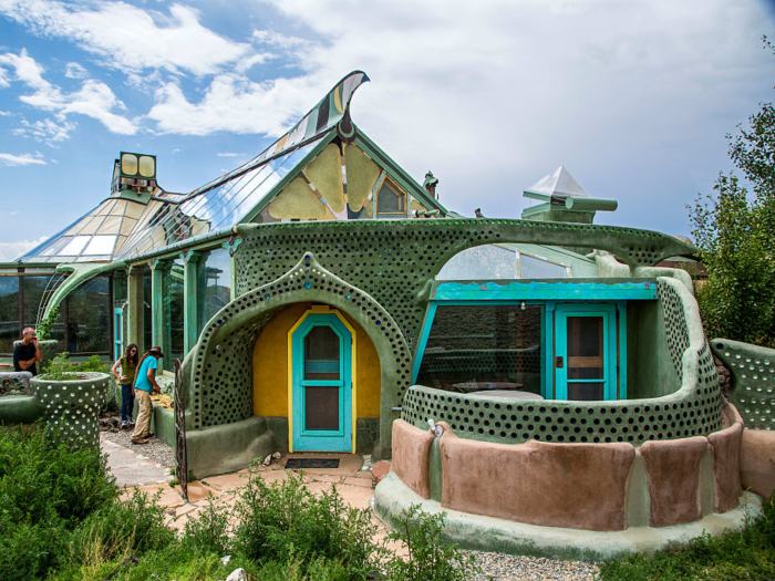 Earthship Homes: Cost, Characteristics, Pros and Cons Earthship Homes: Cost, Characteristics, Pros and Cons